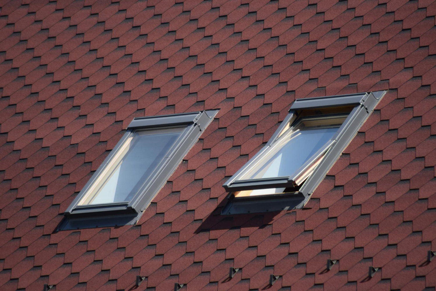 deux velux sur un toit